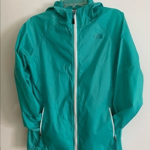 North Face women’s windbreaker. Beautiful turquoise color, pictures are spot on!